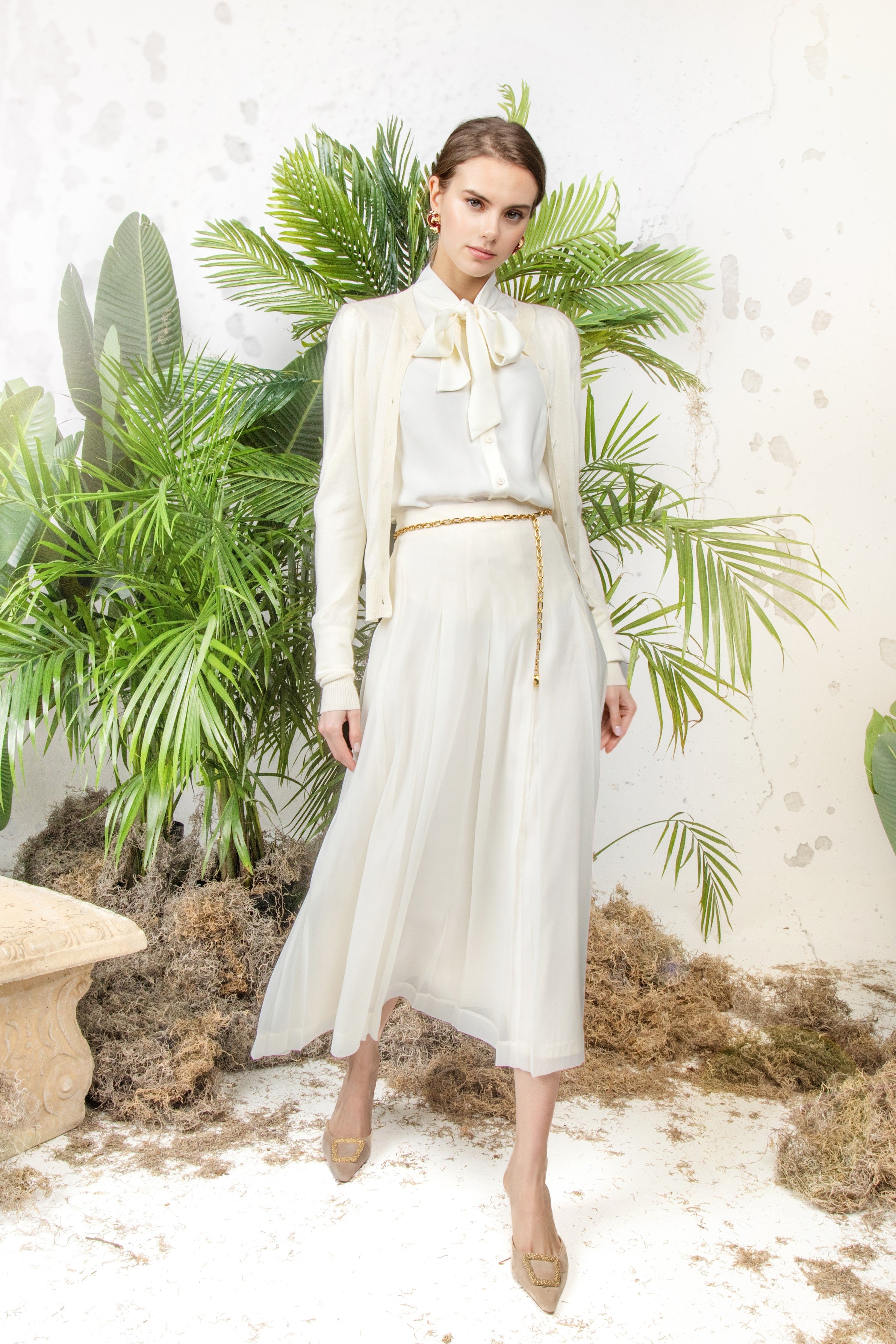 MUN Cream Stitched Down Pleated Alina 36