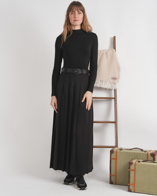 DW6M9231 Black Pleated Side Zipper 38" Skirt with Belt