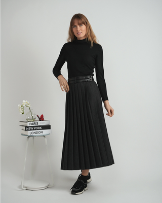 DW5M9182B Black Wool Pleated Double Black Leather Belts 38" Skirt