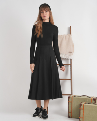 WB6CM2352SM Black Virgin Wool Pleated 34" Skirt